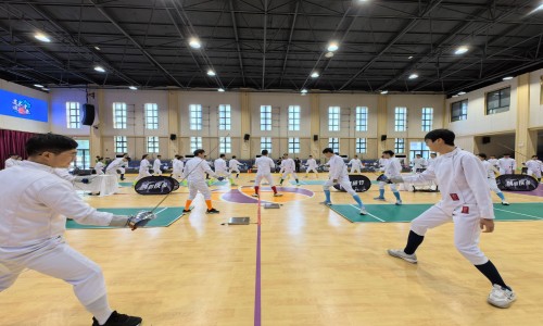 某鎮(zhèn)人才辦與工商聯(lián)舉辦擊劍團(tuán)建活動